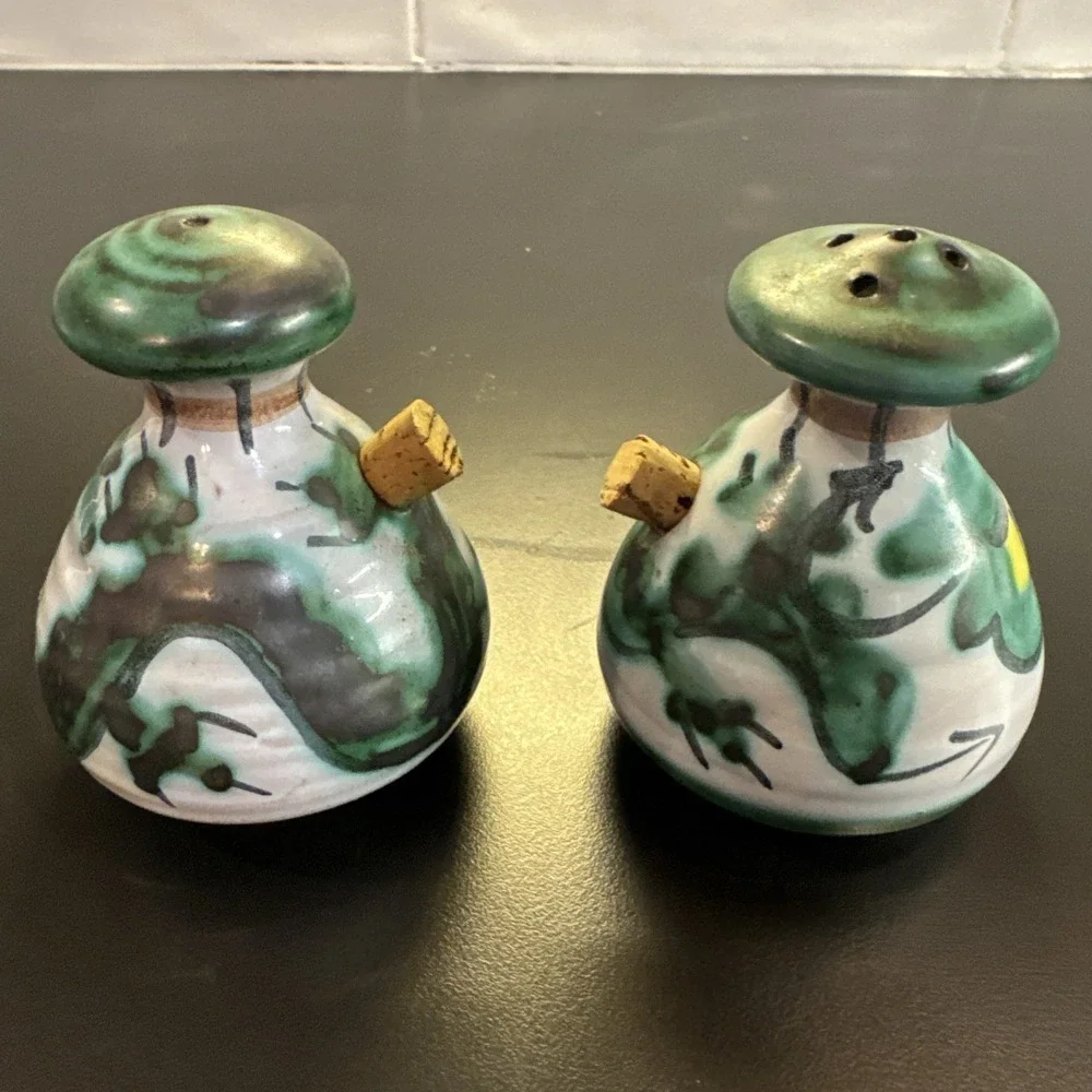 Handmade‎ Pottery Salt & Pepper Shakers Dragonwear Green Gray Stamped Tintagel